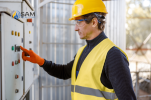 Sistemas de Distribución Eléctrica en Baja y Media Tensión : Eficiencia del suministro eléctrico, seguridad de las instalaciones y cumplimiento normativo.